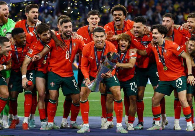 半岛体育-国乒关键时刻救险，C罗力保胜局拿下系列赛